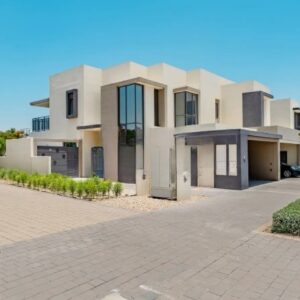 big-plot-upgraded-backyard-ready-to-move-in